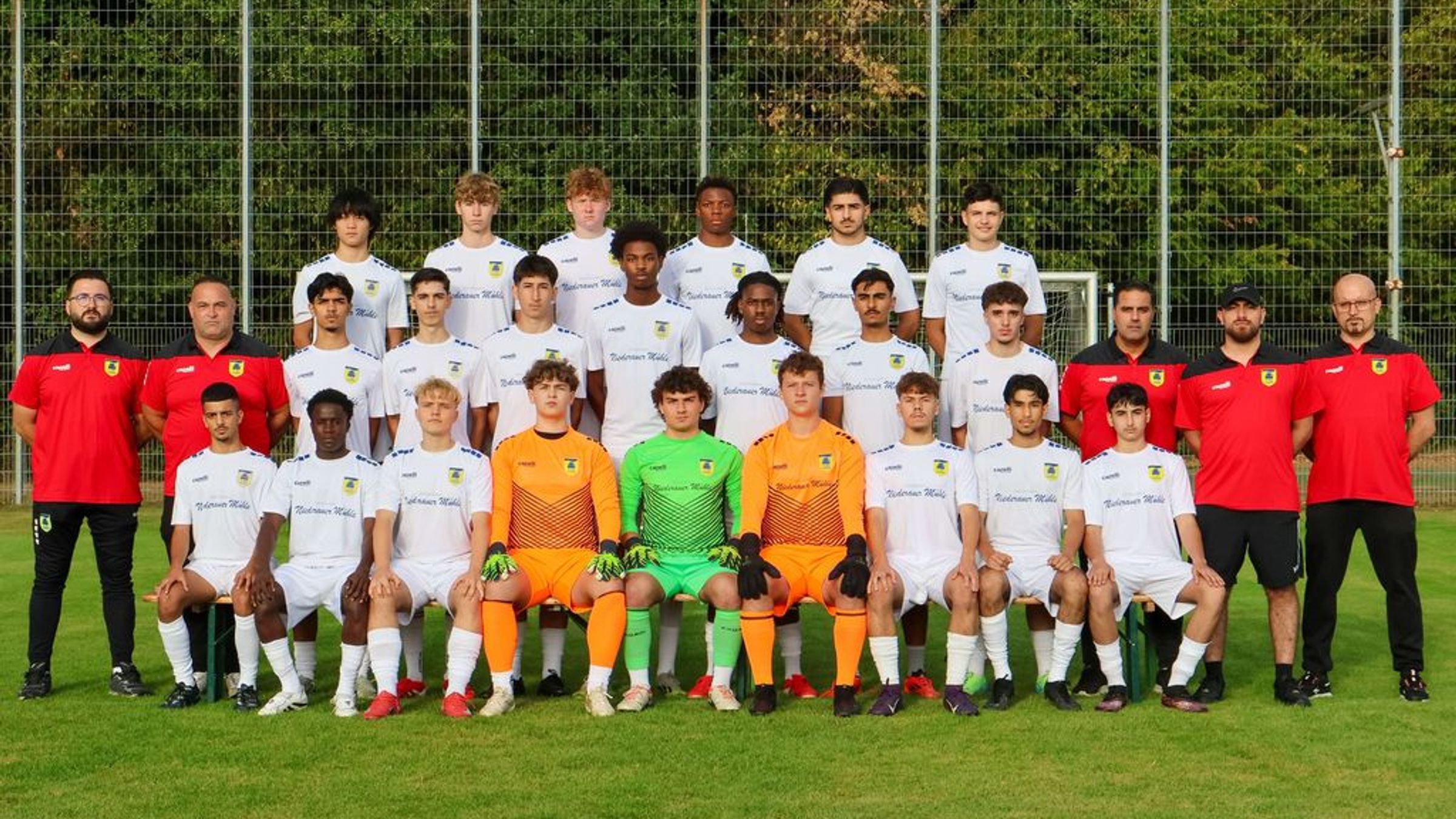 U18: Ercüment Dönmez (Trainer) 