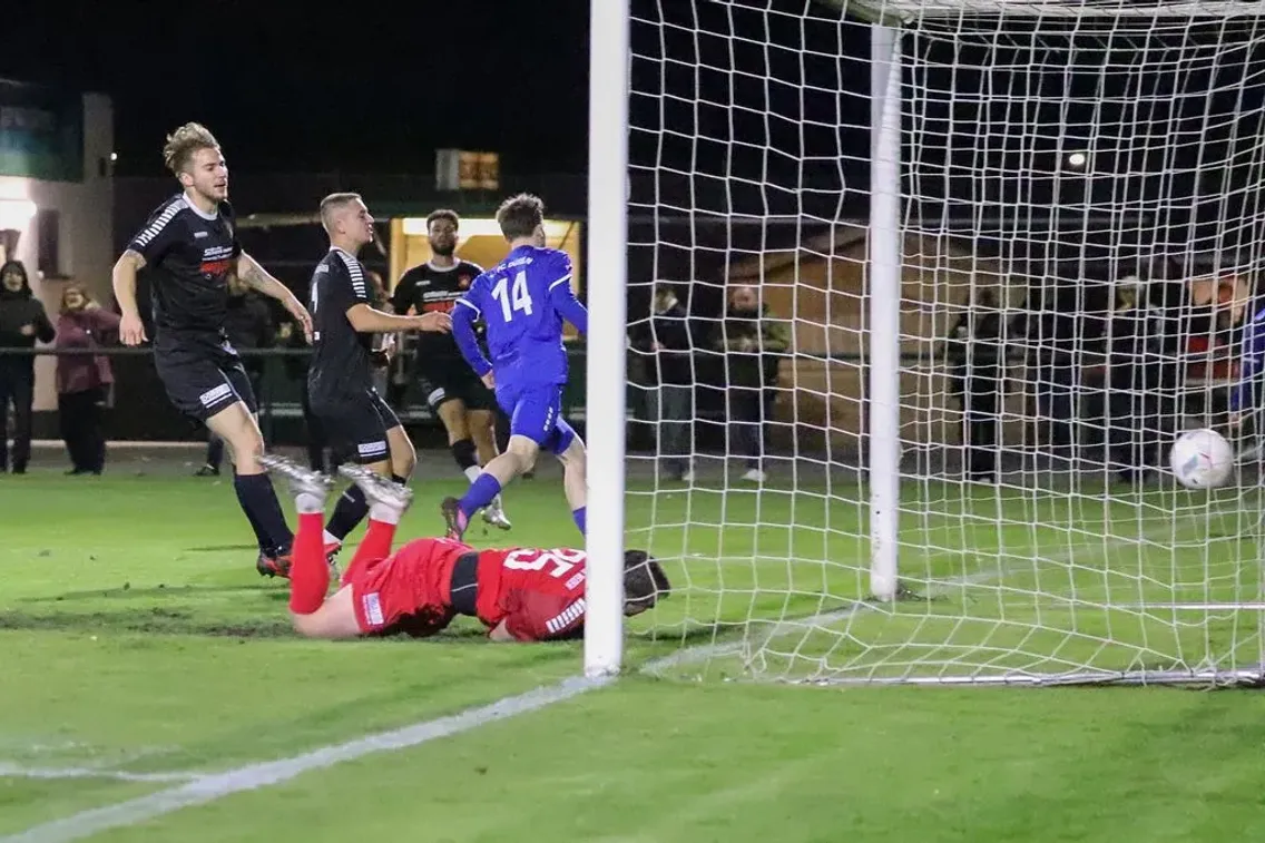 Foto zum Newsartikel 11. Spieltag - Auswärtsspiel in Siegburg