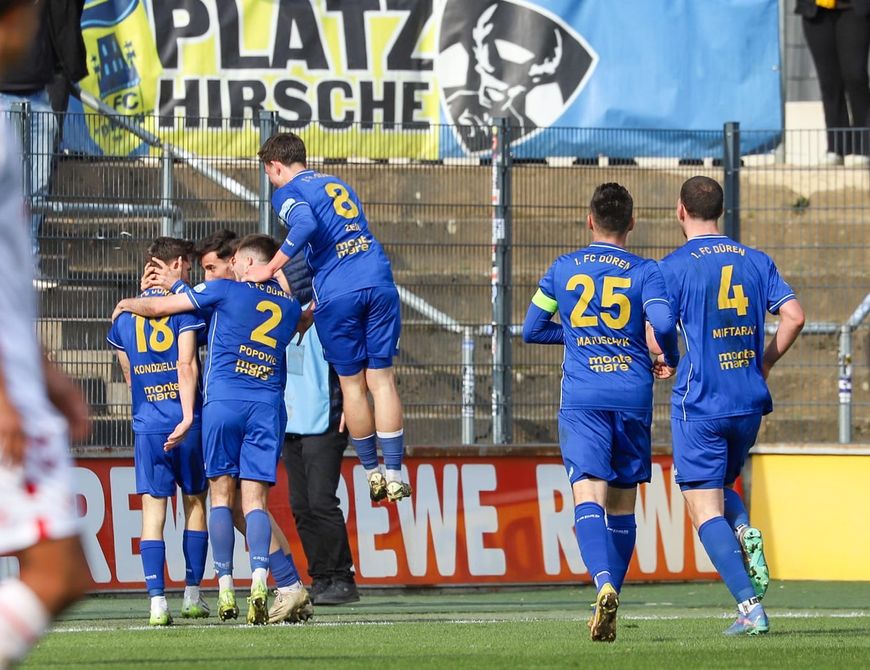Wir gewinnen mit 2 zu 1 in Köln